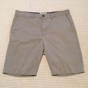 Billabong Men’s khaki shorts
